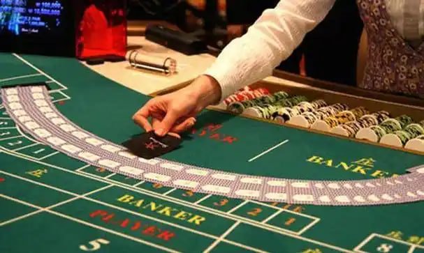 Giao diện sảnh game xsh với Slot Online và Live Casino trên điện thoại tại Việt Nam